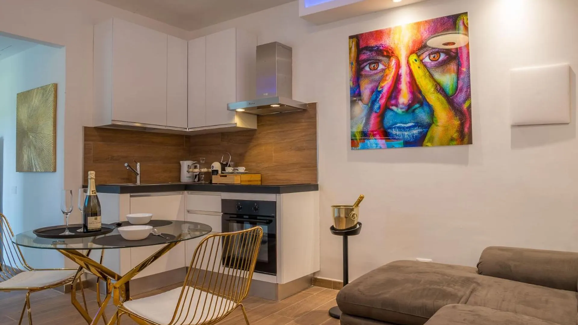 Brorent-La Maison Doree Olbia 0*,